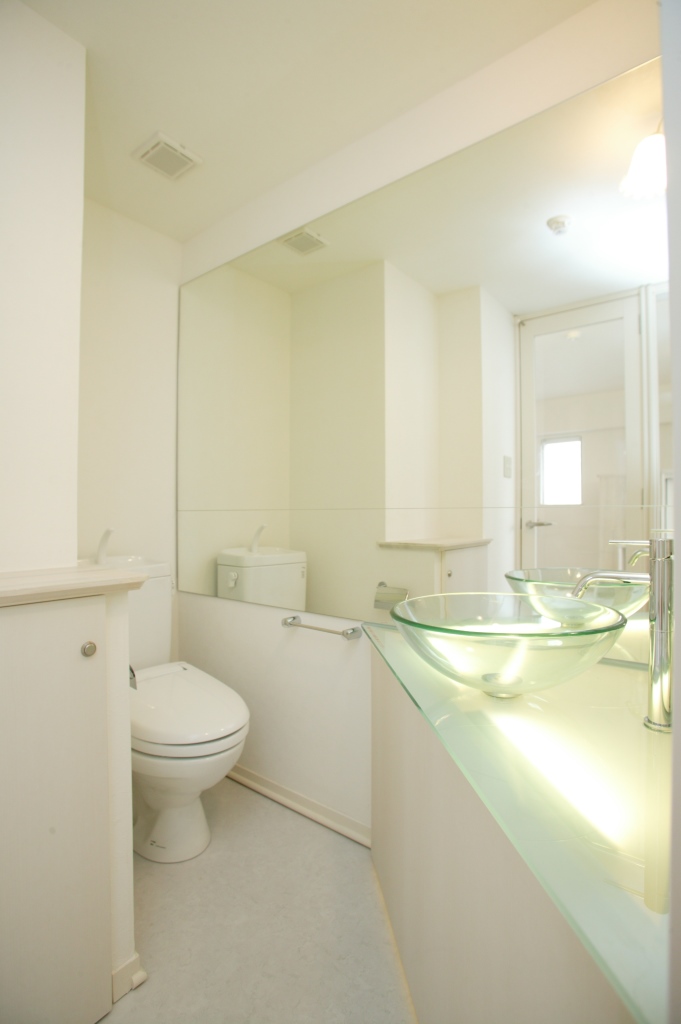 洗面設備　洗面はお洒落なガラスボウル☆+°