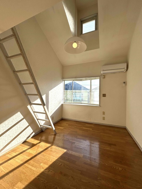 居室・リビング　明るい雰囲気で暮らしやすい！優しい質感の室内がオススメ☆