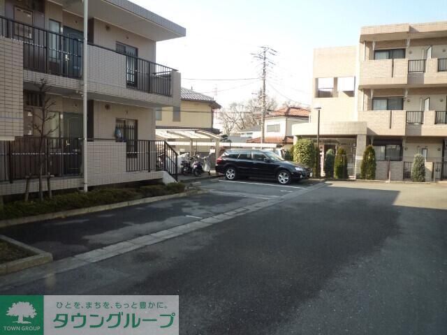 【横浜市泉区中田東のマンションの駐車場】