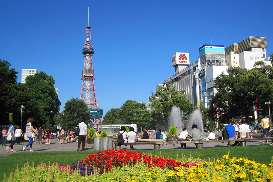 【札幌市中央区南三条西のマンションの公園】