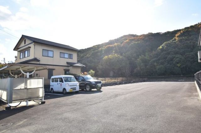 【善通寺市大麻町のアパートの駐車場】