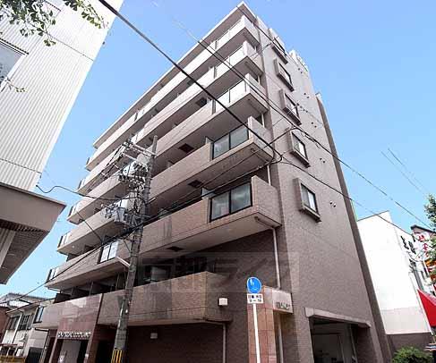 京都市上京区西町のマンションの建物外観