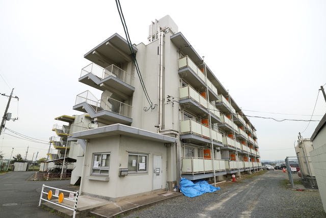 ビレッジハウス茶屋１号棟の建物外観