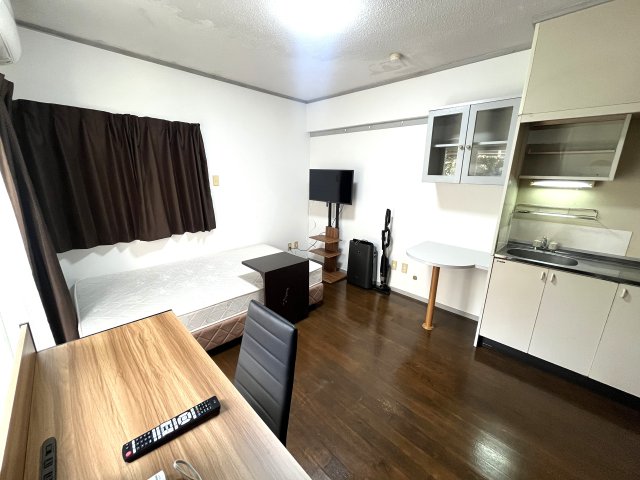 居室・リビング　別号室の写真です（現状を優先します）