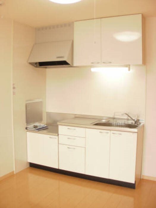 キッチン　壁付けだからこそお部屋広々