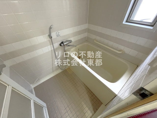 バス・シャワールーム　帰宅時間がずれても便利な追焚機能付バスルームです♪