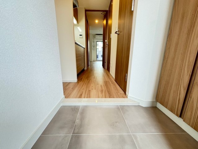 玄関　詳細は、RISUMO江坂本店までお問合せください♪