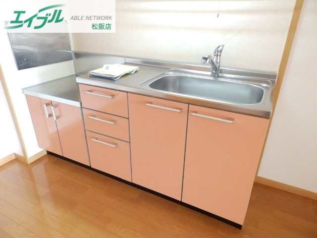 キッチン　別部屋参考写真です