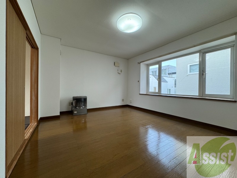 居室・リビング　広くてキレイなお部屋が広がっていて、充実した生活が送れそう。