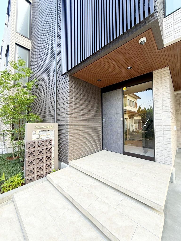 エントランス　バルコニー