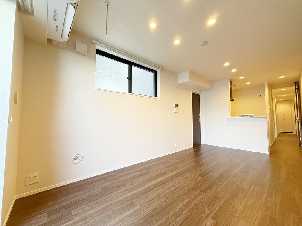 居室・リビング　エントランス