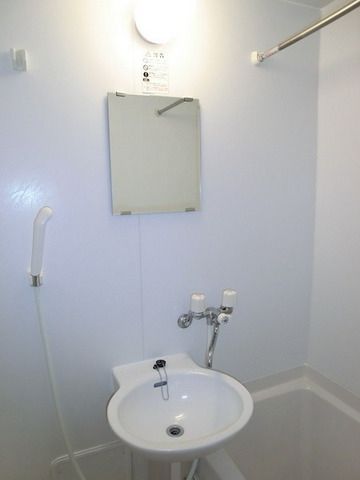 洗面設備　洗面台あり