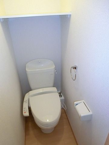 トイレ　ウォシュレット付き