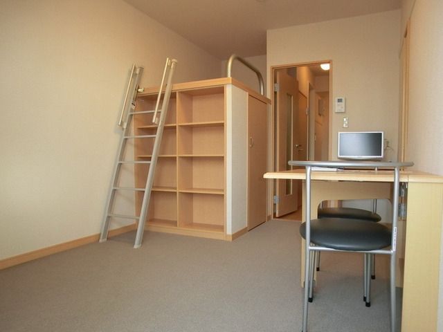 居室・リビング　エアコン　照明付き