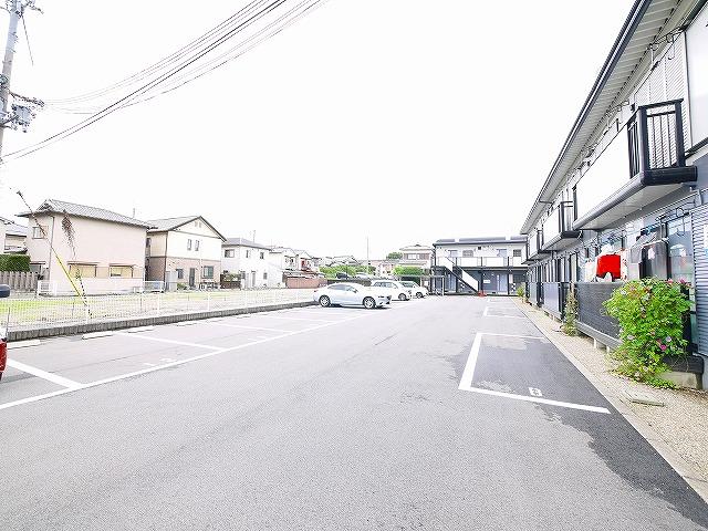 駐車場　車をお持ちの方に嬉しい駐車場付きの物件です