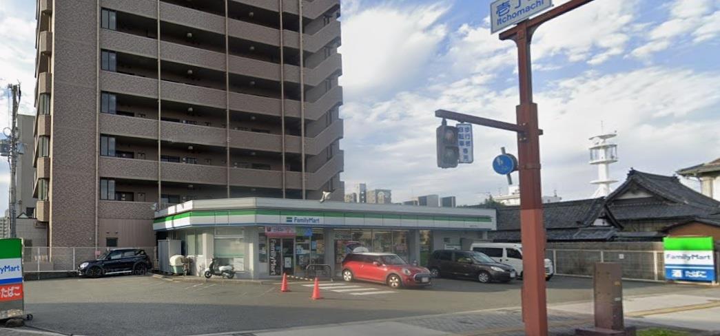 コンビニ　ファミリーマート姫路壱丁町店（コンビニ）まで550m