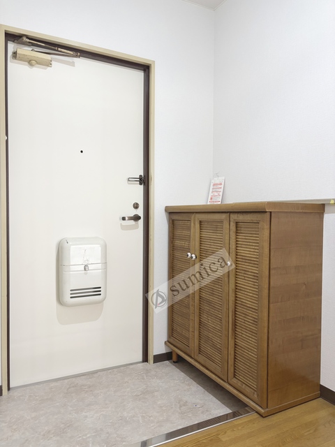 玄関　広々玄関でシューズボックス完備でスッキリ