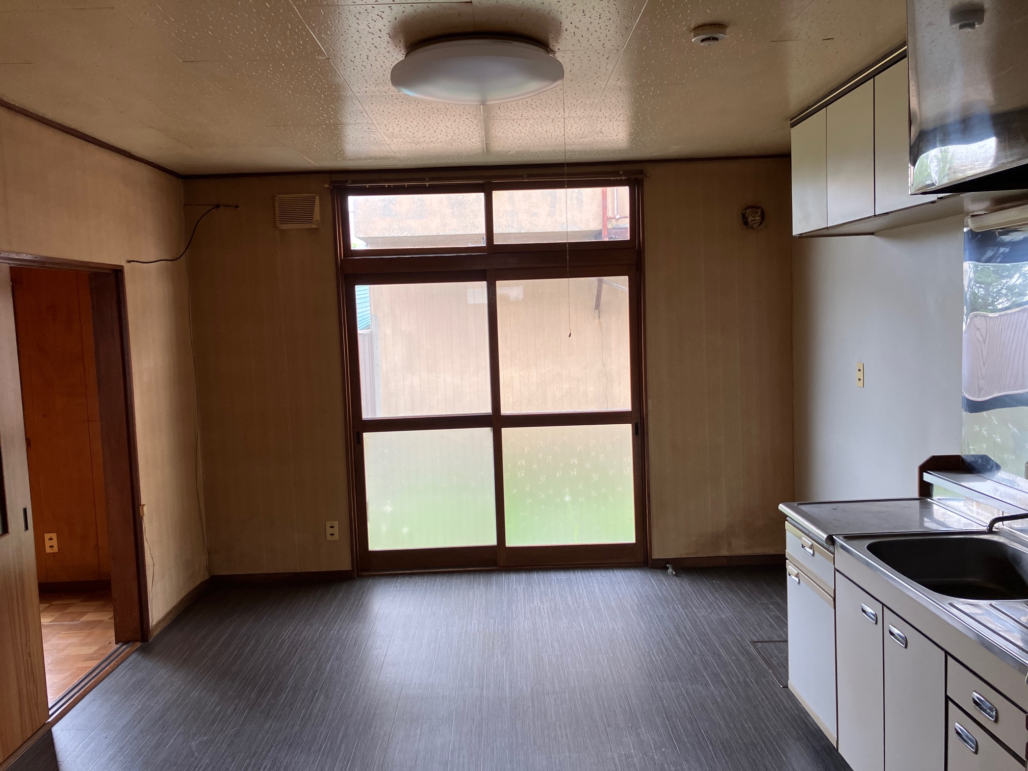 居室・リビング　D号室