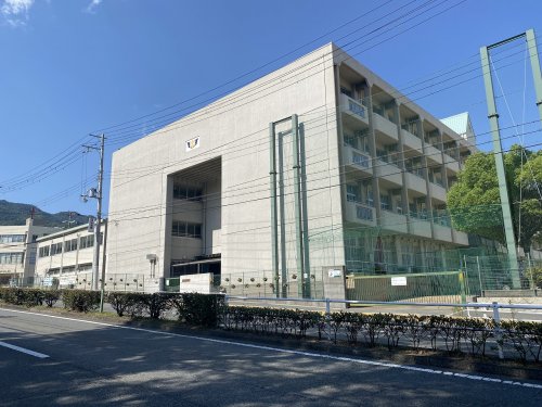 中学校　鷹匠中学校（中学校）まで723m