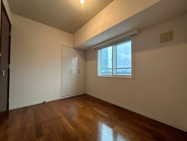 その他部屋・スペース　各居室に収納・エアコン完備