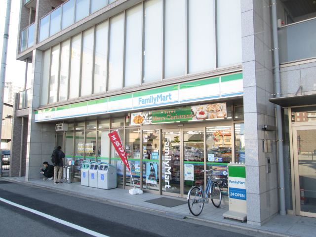 コンビニ　ファミリーマート（コンビニ）まで60m