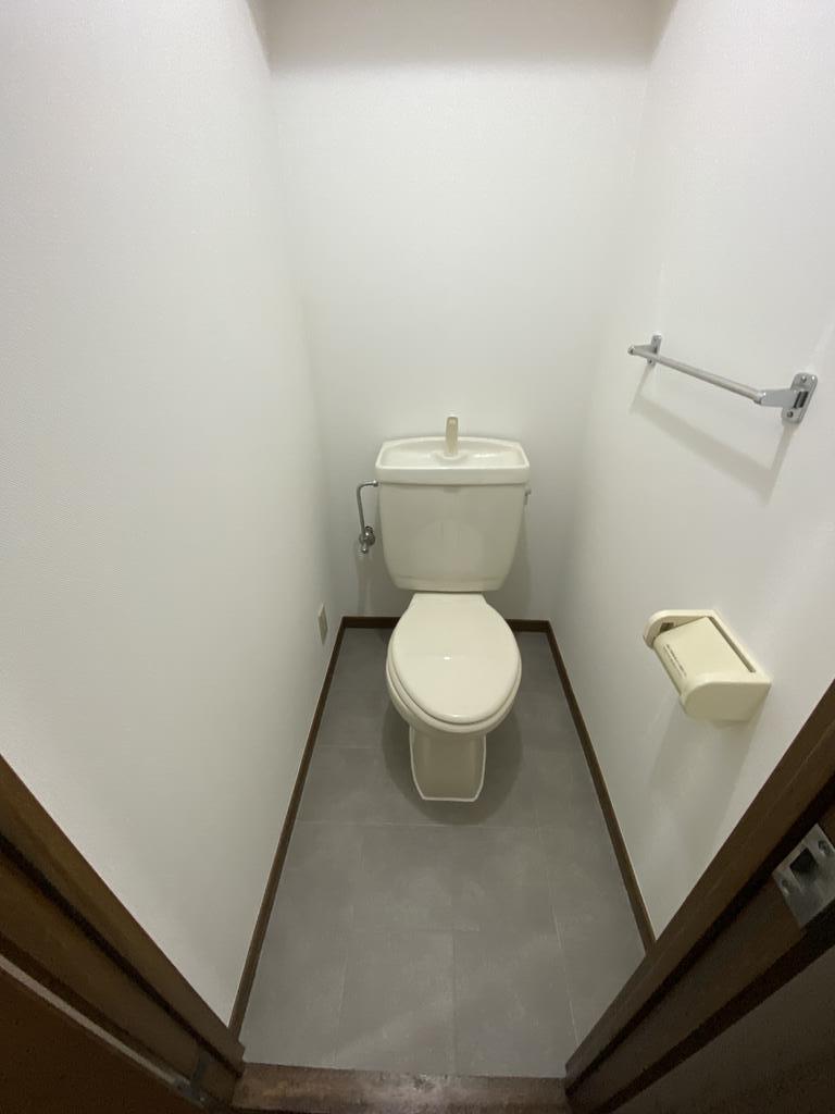 トイレ　※写真は505号室のものになります