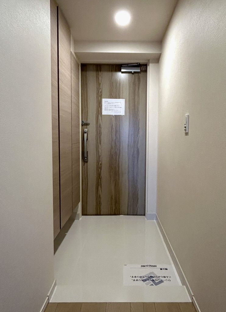 玄関　玄関廊下（クリーニング前）