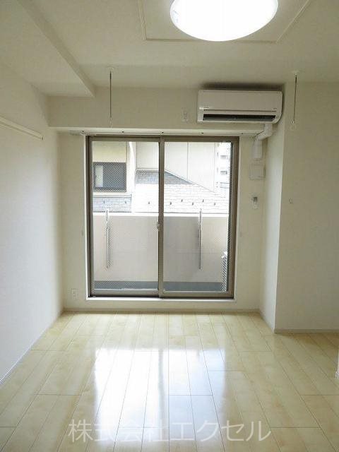 居室・リビング　広々10畳のリビングです。