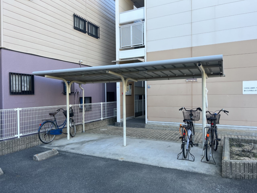 その他　駐輪場です。