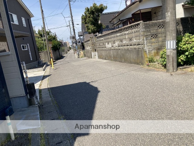 その他　前面道路（その他）まで0m