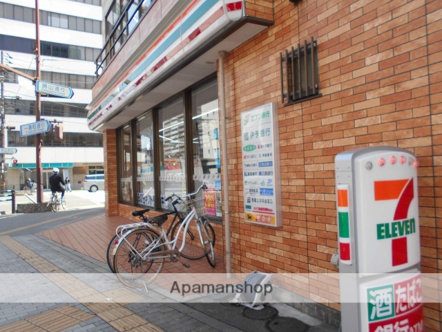 コンビニ　セブンイレブン（コンビニ）まで621m