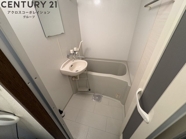 バス・シャワールーム　シンプルで機能的なユニットバスです！