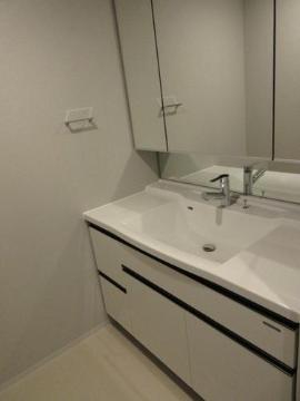 ライオンズ茨木総持寺ステーショングラン　洗面設備　洗面