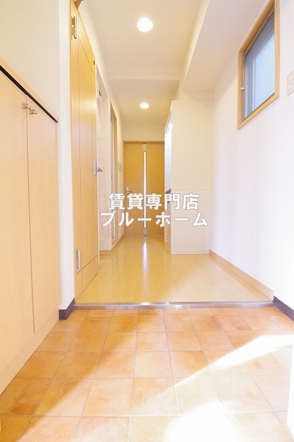 玄関　広々とした玄関です！