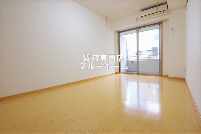 居室・リビング　8帖の洋室です！