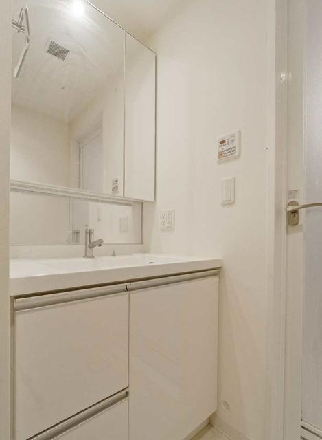 洗面設備　※写真は同タイプ住戸です。