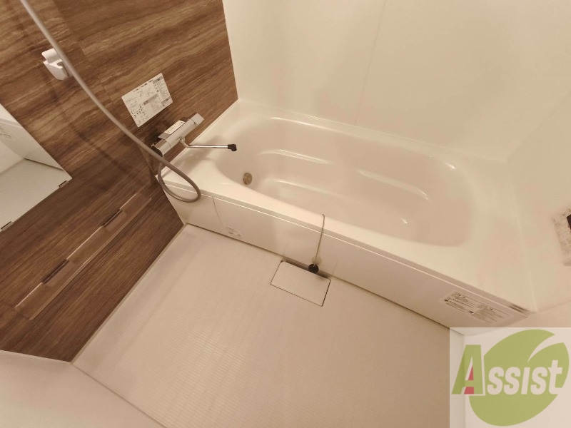 バス・シャワールーム　お風呂になります。一日の疲れを癒してくださいね。