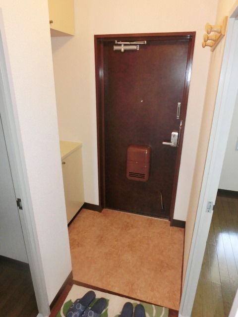 玄関　シューズＢＯＸ付の玄関。