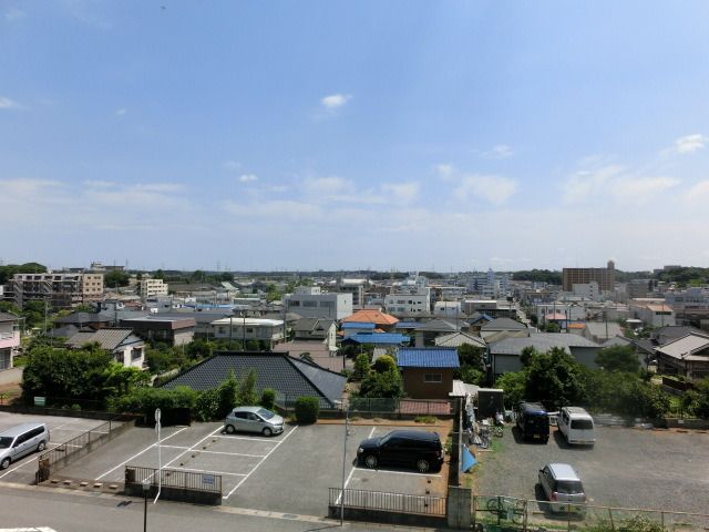 眺望　4階からの景色です。目の前すっきりしてますね。