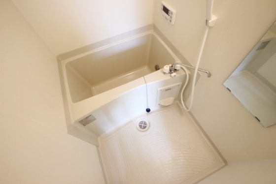 バス・シャワールーム　※別部屋の写真です