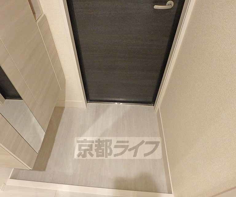 玄関　広々とした玄関が出迎えてくれます。