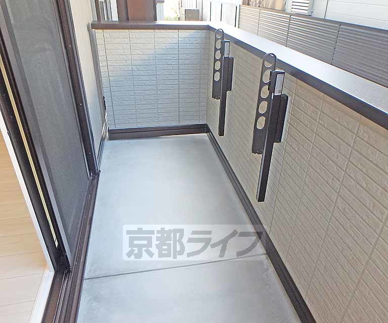 バルコニー　お洗濯物がたくさん干せそうです。