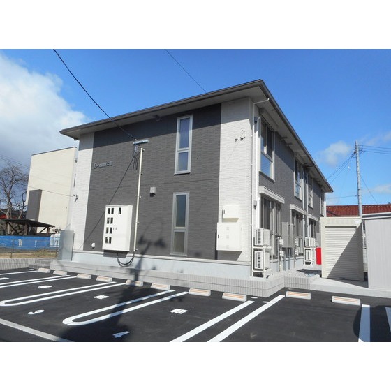 駐車場　１台３，３００円／月