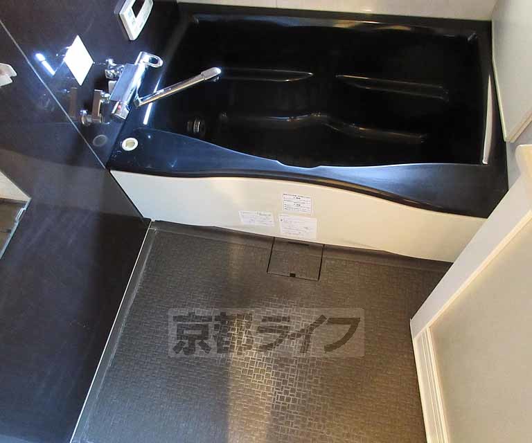バス・シャワールーム　ゆったりバスルームです！