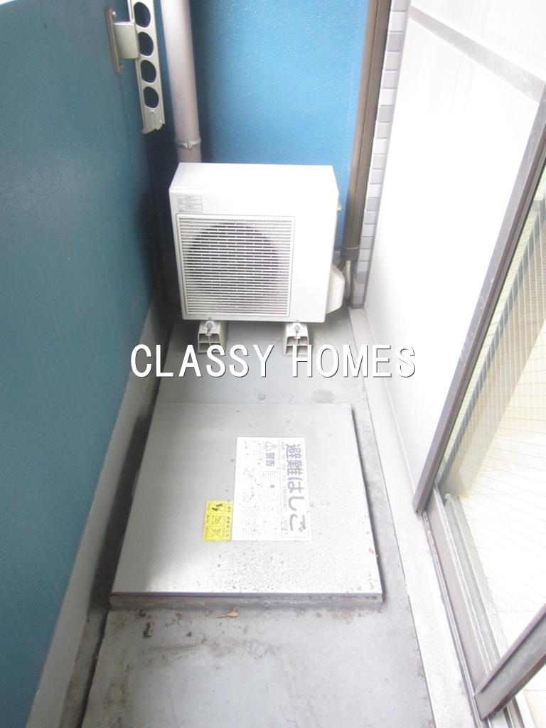 バルコニー　2002年竣工　分譲賃貸マンション：バルコニー