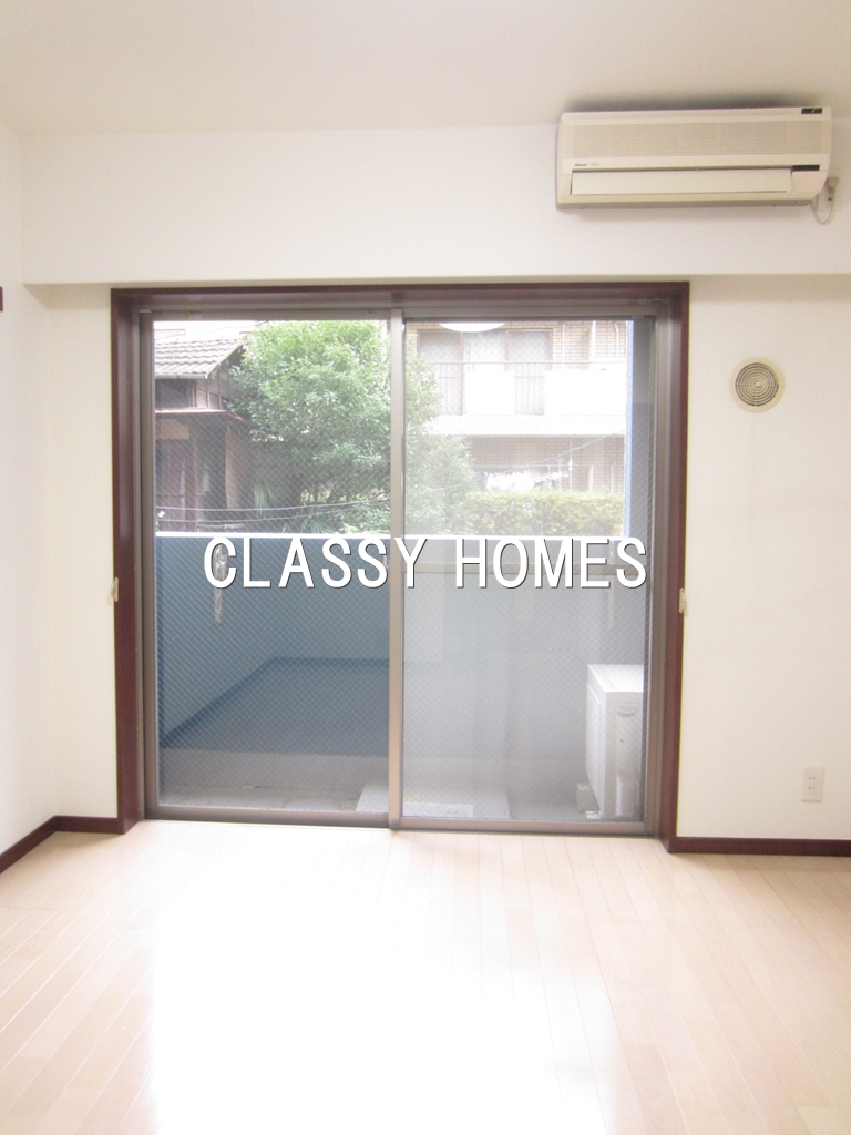 居室・リビング　2002年竣工　分譲賃貸マンション：居室