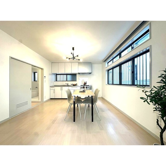 居室・リビング　２０２４年１０月にフルリノベーションしました☆