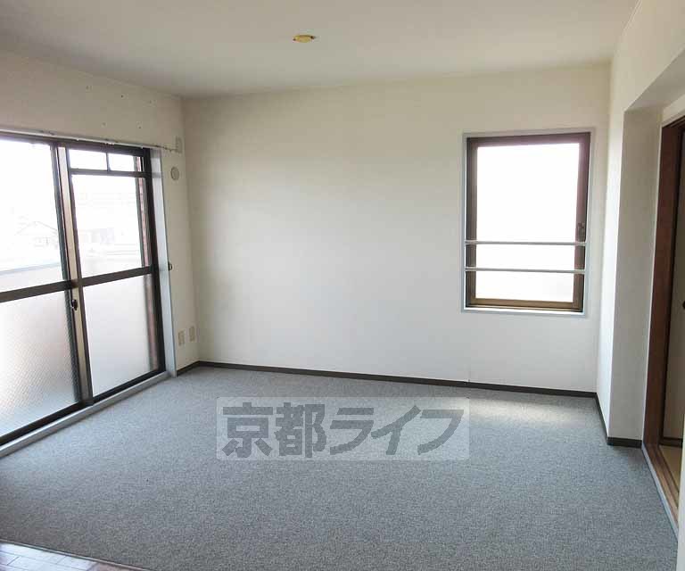 居室・リビング　広々としたお部屋です・