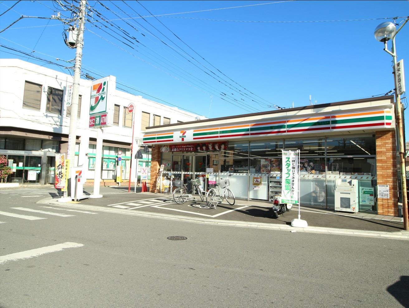 コンビニ　セブンイレブン鶴ヶ島駅東口店（コンビニ）まで232m