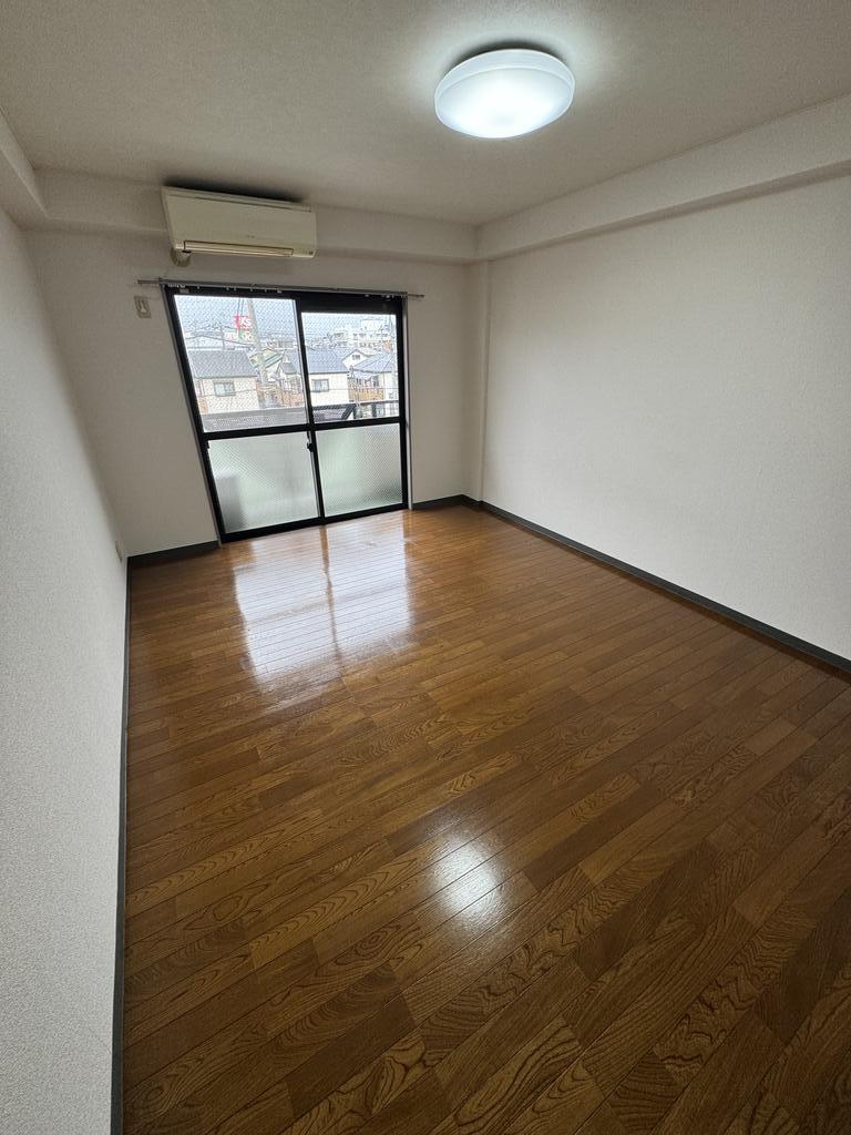 居室・リビング　広い洋室です